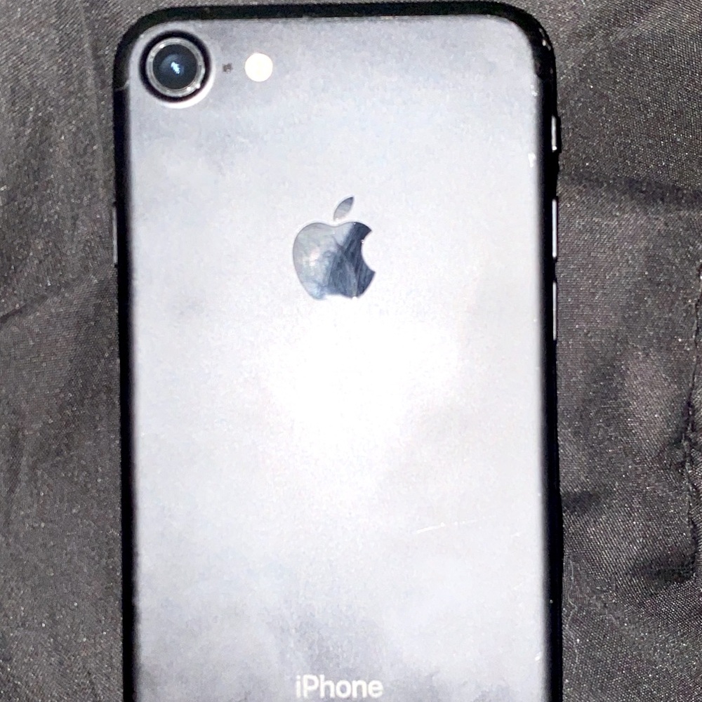 Don’t use nothing wrong with it can connect to any carrier